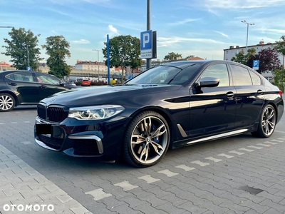 BMW Seria 5 M550i xDrive sport