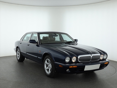 Jaguar XJ VI , Automat, Skóra, Tempomat, Podgrzewane siedzienia