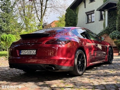 Porsche Panamera 4 Platinum Edition