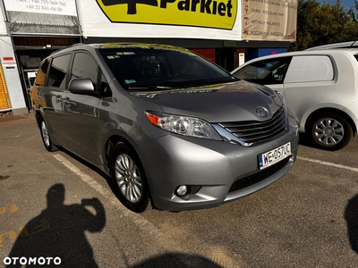 Toyota Sienna 3.5 V6 XLE AWD