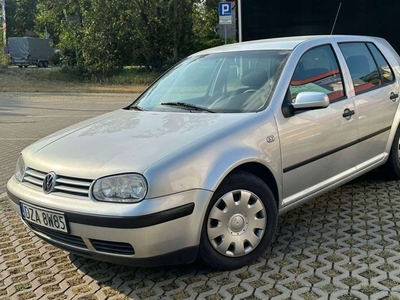 Volkswagen Golf IV Hatchback 1.6 i 16V FSI 110KM 2002