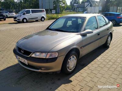 Opel Vectra 1.8 benzyna 115KM 1997 salon Polska 1 właściciel