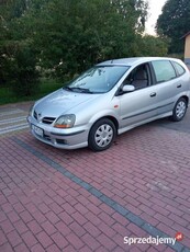 Nissan Almera Tino