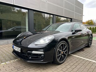 Porsche Panamera 4 E-Hybrid Platinum Edition