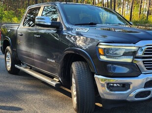 RAM 1500 Crew Cab Shortbed Laramie