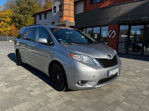 Toyota Sienna 3.5 V6 XLE AWD