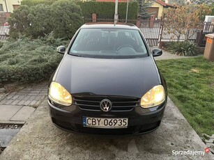 Volkswagen Golf 5 1.6 MPI + lpg 2005 r.