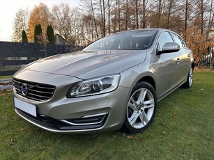 Volvo V60 D6 AWD Plug-in Hybrid Summum