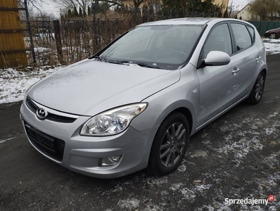 Hyundai i30 1.6 crdi 90 KM