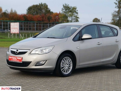 Opel Astra 1.6 benzyna 116 KM 2010r. (Goczałkowice-Zdrój)