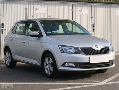 Skoda Fabia III , Salon Polska, Serwis ASO, Klima, Parktronic