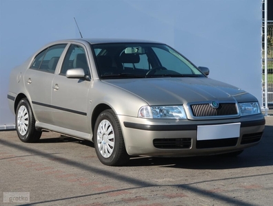 Skoda Octavia I , Salon Polska, Serwis ASO, Klimatronic, Parktronic