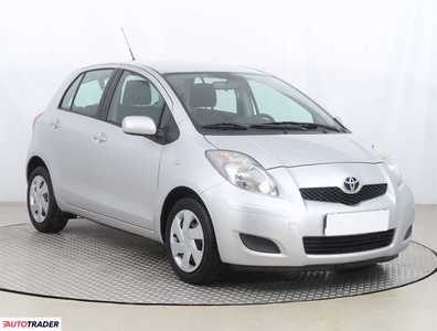 Toyota Yaris 1.3 97 KM 2011r. (Piaseczno)