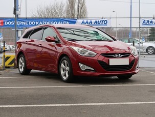 Hyundai i40 , Skóra, Navi, Klimatronic, Tempomat, Parktronic,