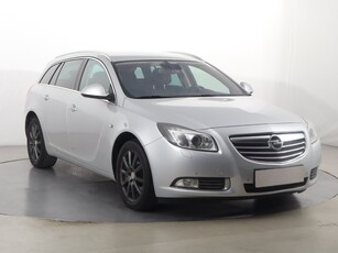 Opel Insignia , Xenon, Klimatronic, Tempomat, Parktronic,