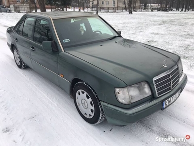 Mercedes-Benz E200