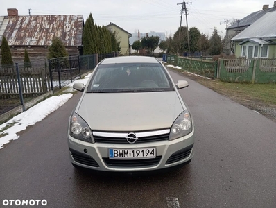 Opel Astra III GTC 1.9 CDTI Essentia