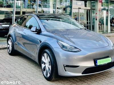 Tesla Y Long Range AWD