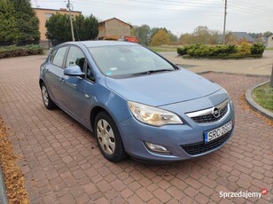 Opel Astra J