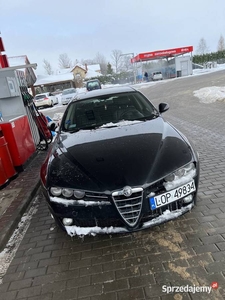 Czarna Alfa 159