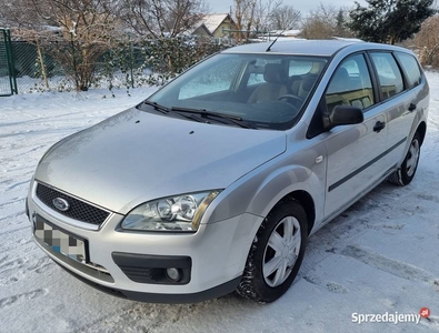 Ford Focus 2005 rok kombi, beznyna