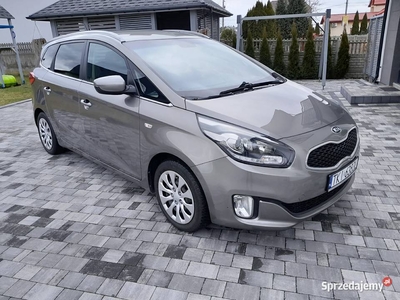 Kia carens