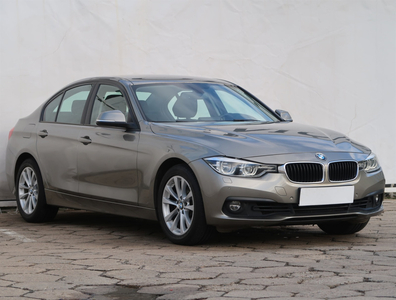 BMW 3 2017 330 i xDrive 85612km 4x4