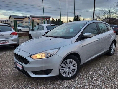 Ford Focus III Hatchback 5d facelifting 1.6 Ti-VCT 105KM 2018