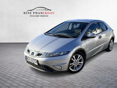 Honda Civic VIII Hatchback 3d 1.8 i-VTEC 140KM 2009