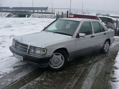 Mercedes 190 2.0 i 122KM 1991