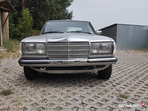 Mercedes W123 200 automat