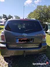 Niezawodna Toyota Corolla Verso 2.2 D4D