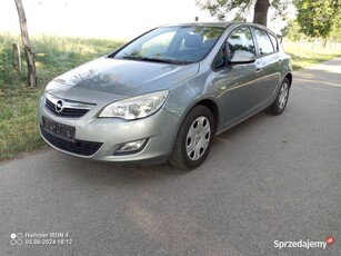 Opel Astra 2,0 CDTI 160KM 2010r