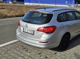 Opel Astra J 1.7 cdti kombi swiezy przegląd klimatyzacja