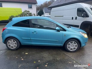 Opel Corsa niebieska 2015 rok