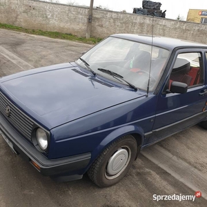 Golf 2 bez rdzy.tylko 180000 przebiegu.