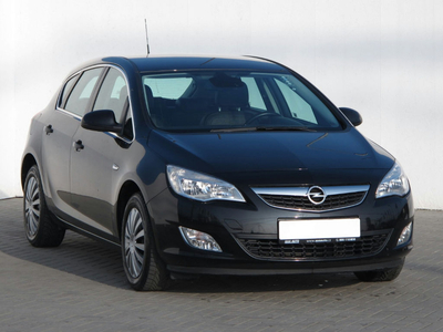 Opel Astra 2012 1.6 16V 158900km ABS klimatyzacja manualna