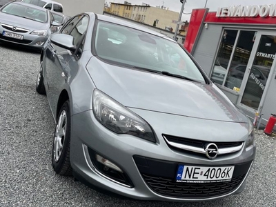 Opel Astra Benzyna