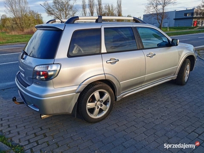 Sprzedam Mitsubishi Outlander 2.0 Turbo 4X4 Samochód posiada