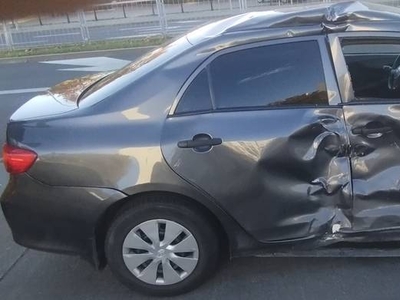 Sprzedam Toyota Corolla 1.4 VVT uszkodzony