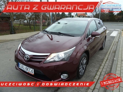 Toyota Avensis III Wagon Facelifting 2.0 D-4D 124KM 2014