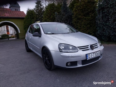 Volkswagen Golf V 1,4 benzyna, bogate wyposażenie