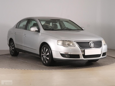 Volkswagen Passat B6 , Navi, Klimatronic, Tempomat, Podgrzewane siedzienia