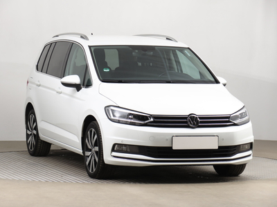 Volkswagen Touran 2019 1.5 TSI 87793km Samochody Rodzinne