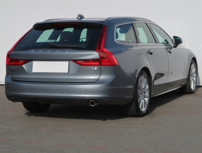 Volvo V90 2018 T4 89821km Kombi