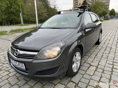 Opel Astra H, 1 rej. 2011, II właściciel, Kamera, AndroidAuto, CarPlay