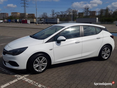 Opel Astra V 1.2T Edition 130KM hatchback przebieg 41740km