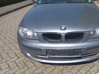 Piękny Bmw 1 benz, alusy, klima,