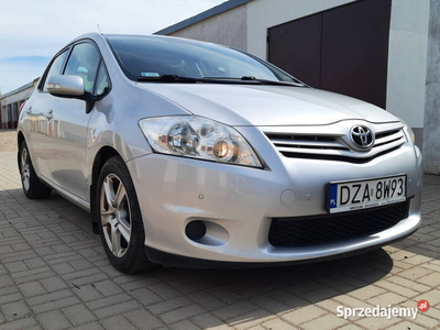 Toyota Auris 1.4 D4D 90KM salon PL klimat, czujniki przód tył nowe sprzęgło