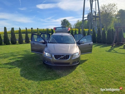 Volvo v70 III 2.4d5 * Automat * Skóra * Navi * El.klapa *